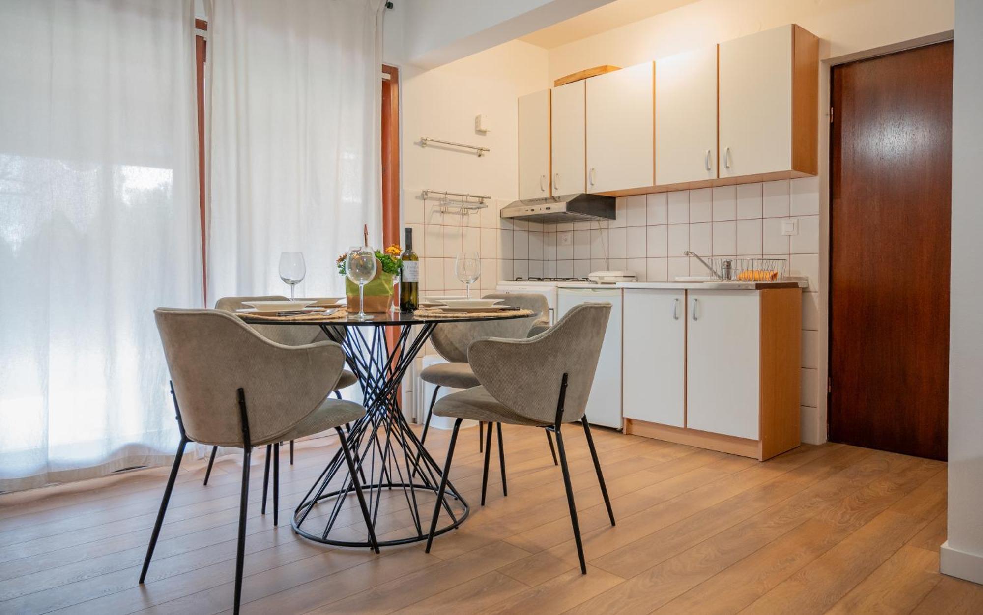 Apartman Rose-2025 Renovated Garden View 포레치 외부 사진
