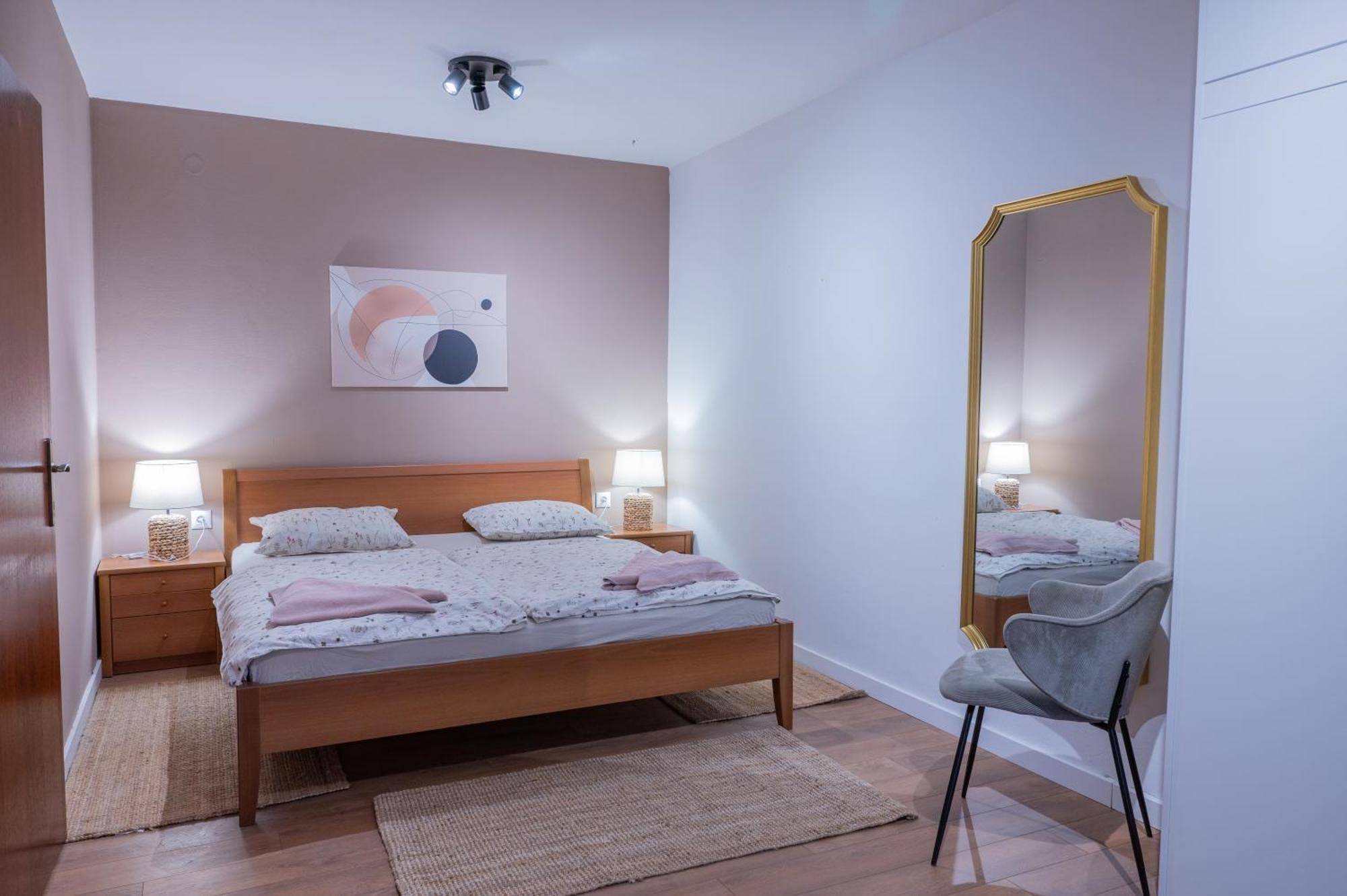 Apartman Rose-2025 Renovated Garden View 포레치 외부 사진